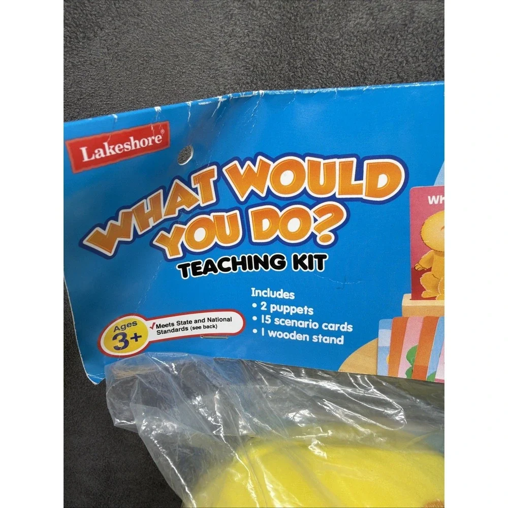 Lakeshore What Would You Do? Teaching Kit HH345 Zippy & Moe Puppets
